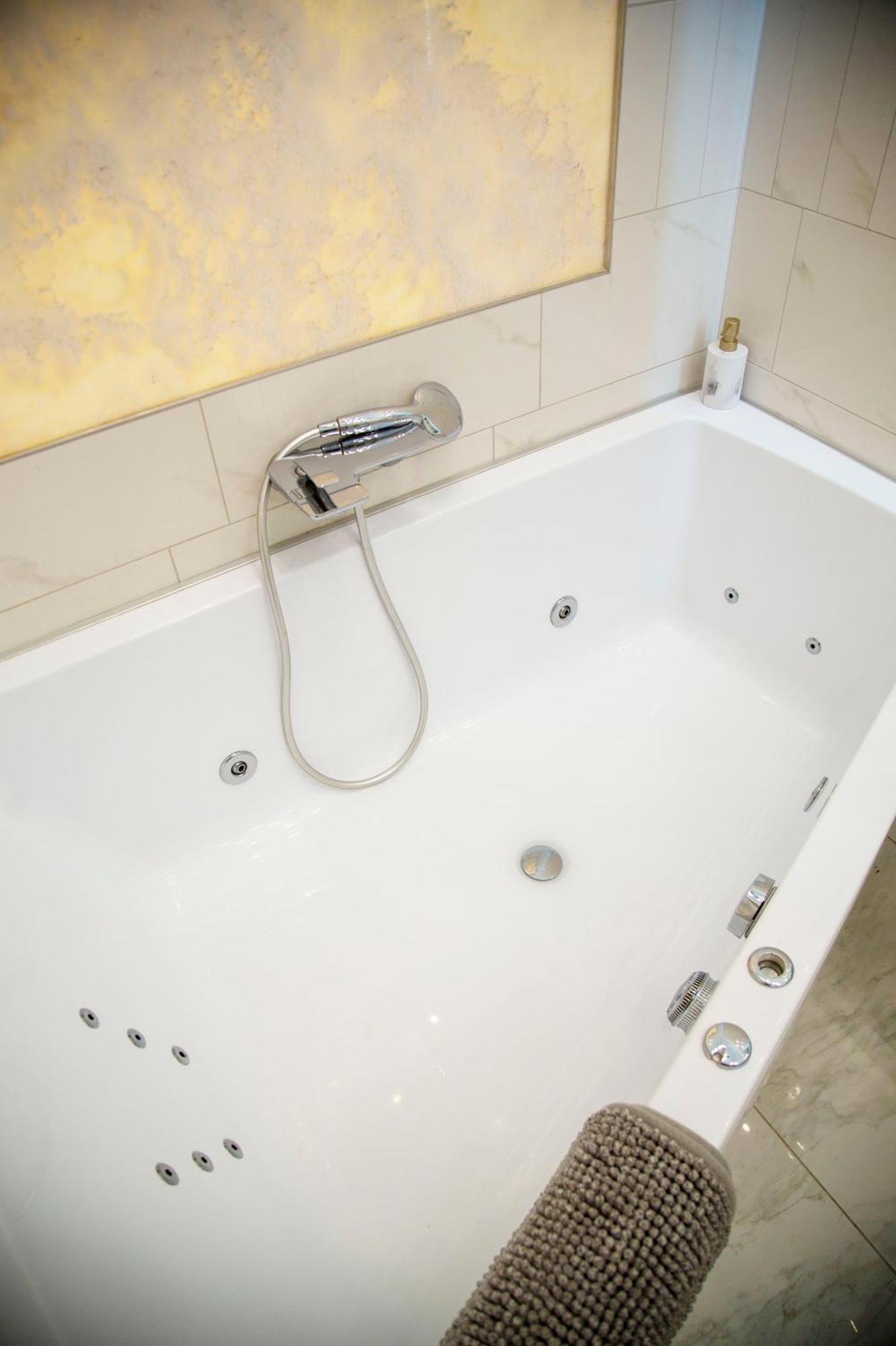 Luxurious Central Apartment Next To The Danube River Budapest Eksteriør billede